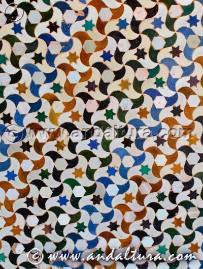 Accede a los contenidos de los Alicatados y azulejos de la Alhambra y el Generalife