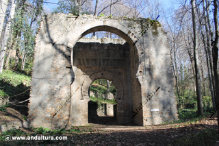 Arco de las Orejas o Puerta de Bibrambla