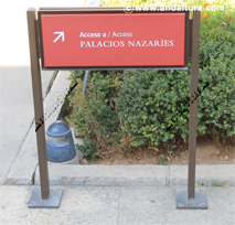 Señal direccional a los Palacios Nazaríes