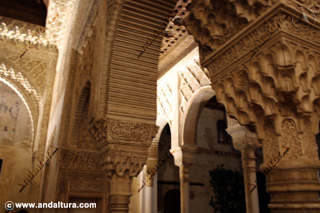 Columnas y arcos en el Pabellón norte del Palacio del Generalife