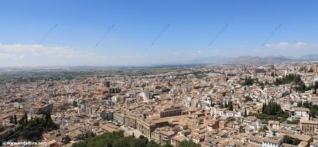 Barrio del Albaycín, Ciudad y Catedral de Granada y Sierra Elvira desde la Torre de la Vela