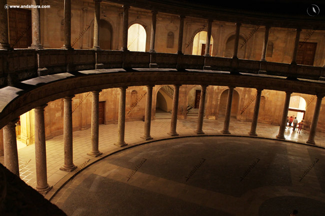 Visita nocturna al Palacio de Carlos V en la Alhambra