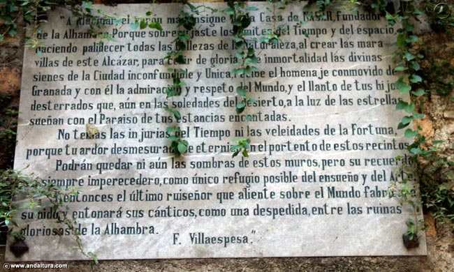 Placa Conmemorativa de la Alhambra en las proximidades de la Puerta de las Granadas a Alhamar