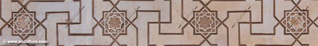 Detalle Yesería con forma de llave en el Palacio de los Leones