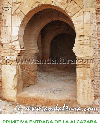 Primitiva Entrada de la Alcazaba - Teclea en la imagen para acceder a sus contenidos