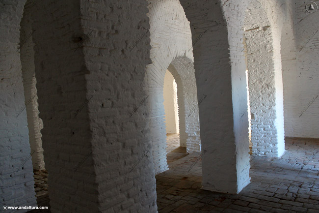 Arcos y columnas en la Casa de la Velera
