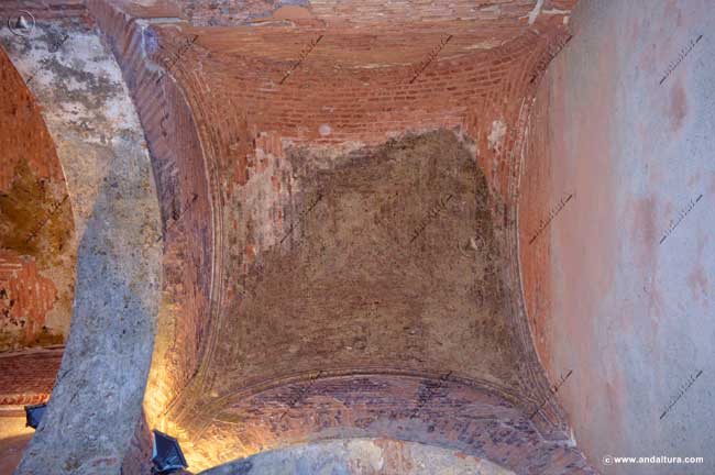 Detalle de Bóveda vaída en el interior de la Puerta de la Justicia