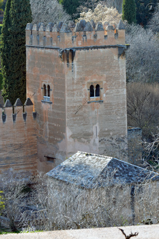Edificación del Baluarte y Torre de los Picos desde el Generalife