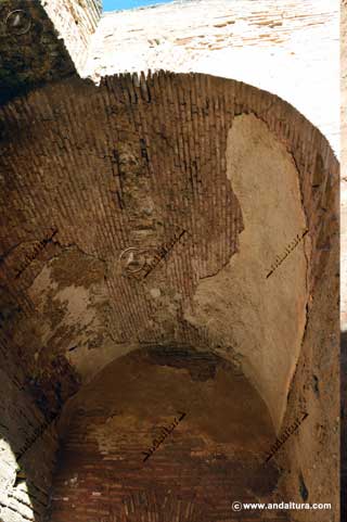 Detalle interior bóveda de la Puerta del Arrabal
