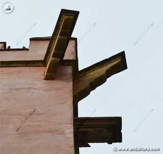 Detalle ménsula de la Torre de la Avenida Cervantes - Bola de Oro en Granada