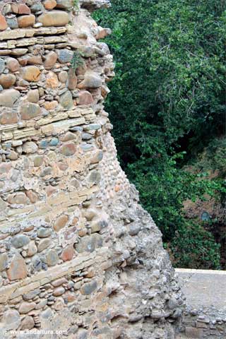 Detalle de las ruinas de la Torre del Cabo de la Carrera