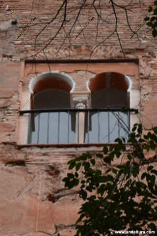 Detalle ventana sur de la Torre de la Justicia
