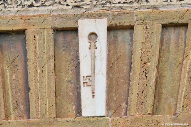 Detalle Dintel y llave de la Portada Exterior de la Puerta del Vino
