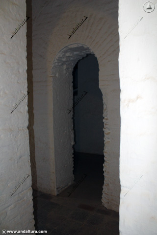 Entrada a las estancias del interior de la Torre de la Vela