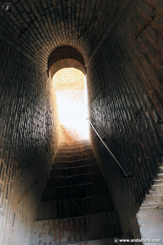 Escaleras de acceso a la Torre del Homenaje y al Paseo del Adarve