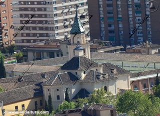 Iglesia de los Escolapios de Granada desde la Torre de la Vela de la Alhambra