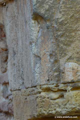 Detalle mocárabe de la Puerta del Vino