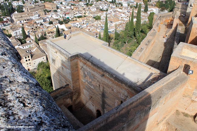 Terraza de la Torre de las Armas y el barrio del Albaicín desde la Torre de la Vela