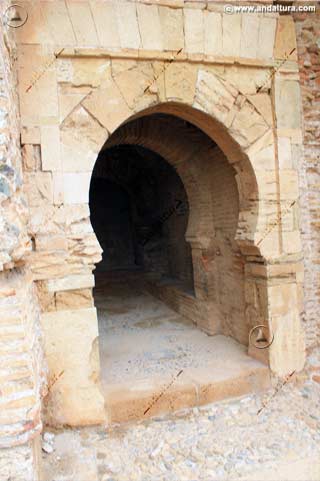 Primitiva Entrada de la Alcazaba