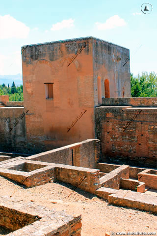 Restos casas moriscas junto a la Torre del Capitán - Visita y guia de la Alhambra