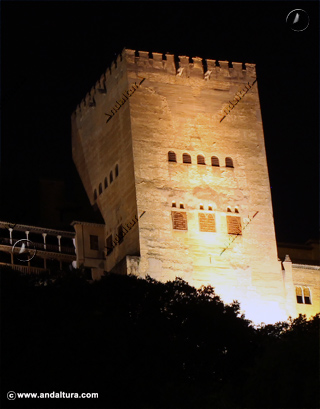 La espectacular Torre de Comares desde el Albaicín