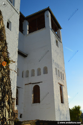 Torre de Ismail del Pabellón Norte del Palacio del Generalife desde el exterior - Visita y Recorrido por el Albaycín y la Silla del Moro