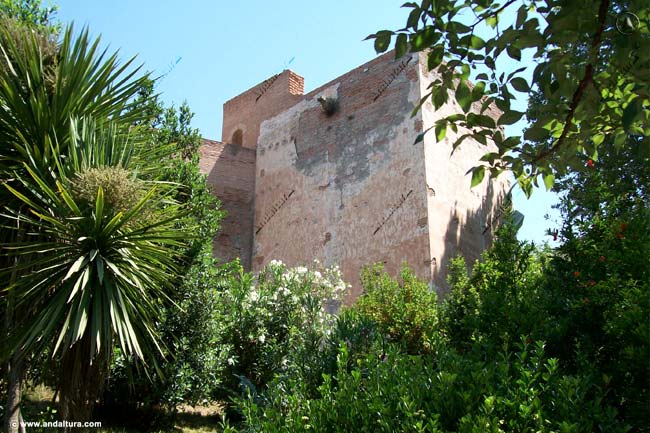 Detalle de la Torre de Juan de Arce hacia la Entrada del Generalife - Zona taquilla y baños