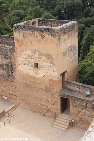 Torre de la Sultana desde la Torre de la Vela de la Alcazaba de la Alhambra - Visita y Recorrido por la Alcazaba