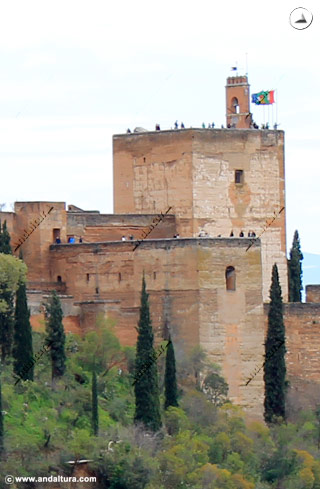 Visitando las terrazas de la Torre de las Armas y la Torre de la Vela - Alcazaba de la Alhambra