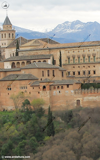 Torre de Machuca - Palacios Nazaríes - Palacio de Carlos V - Iglesia de Santa Maria de la Alhambra - Al fondo Los Alayos nevados