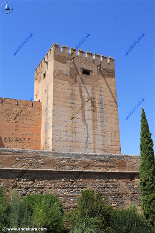Torre del Homenaje desde la Placeta de Carlos V