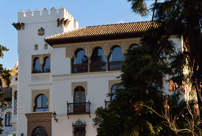 Detalle de la Torre y el Palacete del Vizconde de Escoriaza - Nicolás de Escoriaza - Inspiraciones en la Torre de los Picos de la Alhambra