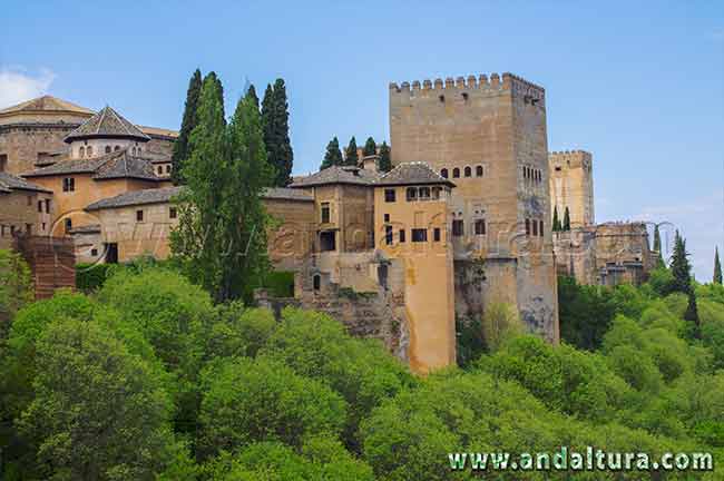 Torres de la Alhambra desde los Huertos del Generalife
