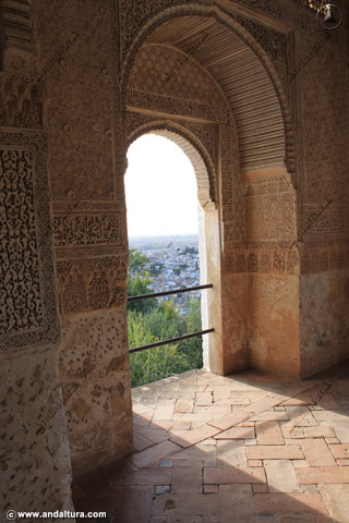 Arcos de la ventana lateral de la Torre de Ismail