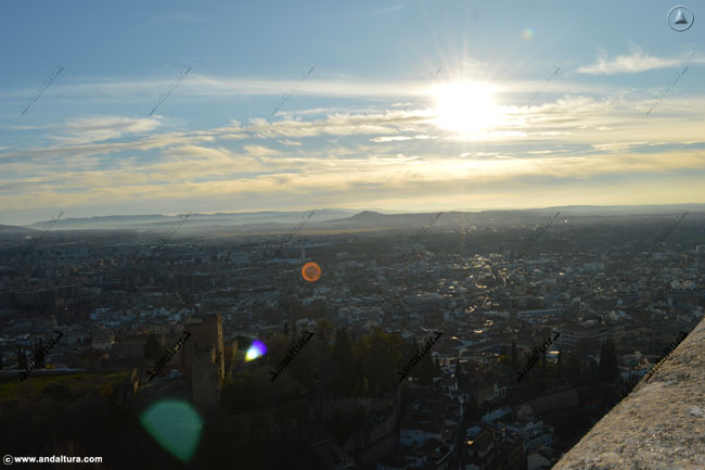 Vistas atardeciendo en la Torre de la Vela, Granada y su Vega, Montevive y La Maroma