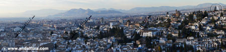 Vistas del Albaycín y las Sierras Elvira, de Moclín y Parapanda desde la Torre de la Vela