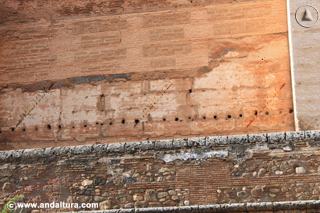 Detalle de la Muralla de la Torre Quebrada - Recorrido por la Alcazaba de la Alhambra