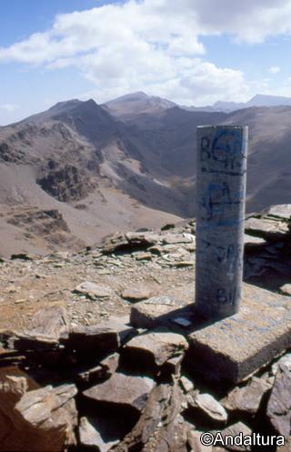 Vértice Geodésico Cerro del Caballo y el Valle de Lanjarón