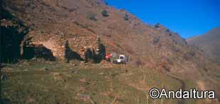 Antigua imagen de un rescate en helicóptero junto a las ruinas de las Minas de la Probadora