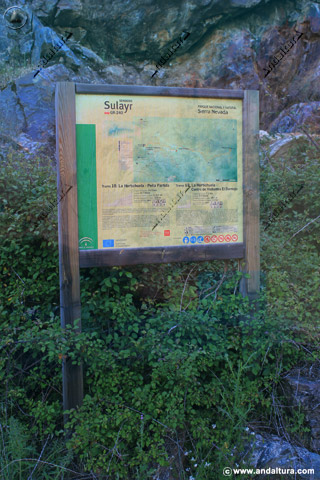 Cartel indicativo del GR240 - Sendero Sulayr