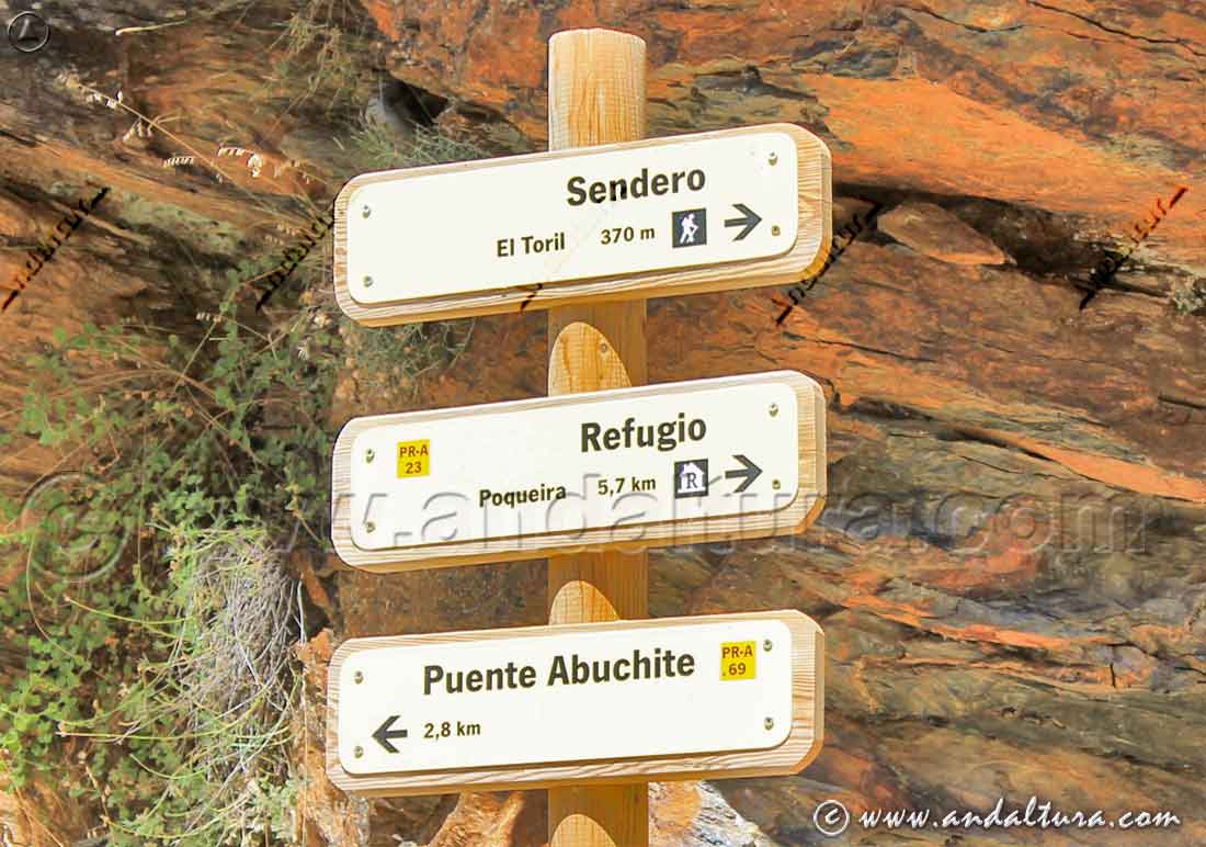 Estacas de Senderos señalizados en el Valle del Poqueira - Rutas de Senderismo por la Alpujarra