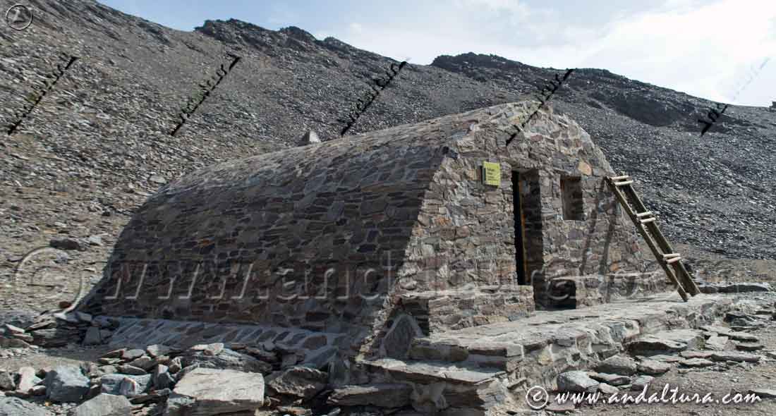 Refugio-vivac de la Caldera: Refugios Vivacs de Sierra Nevada