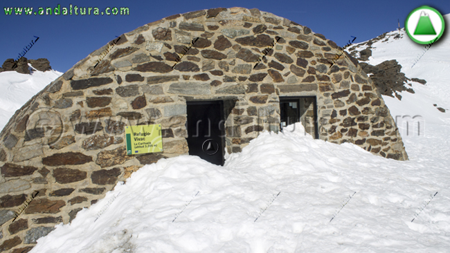 Imagen invernal del acceso al Refugio-Vivac de la Carihuela