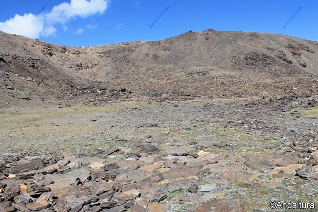 Laguna de la Mojonera seca - Lagunas de Sierra Nevada