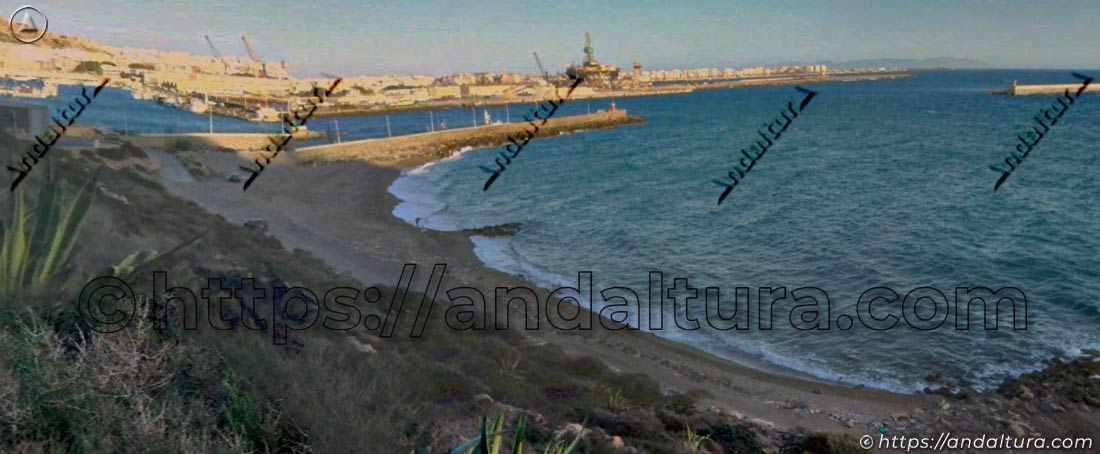 Playa de las Olas y el Puerto de Almería