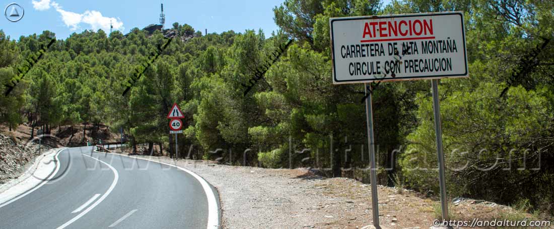Carretera A-337 - Circule con Precaución, carretera estrecha de montaña