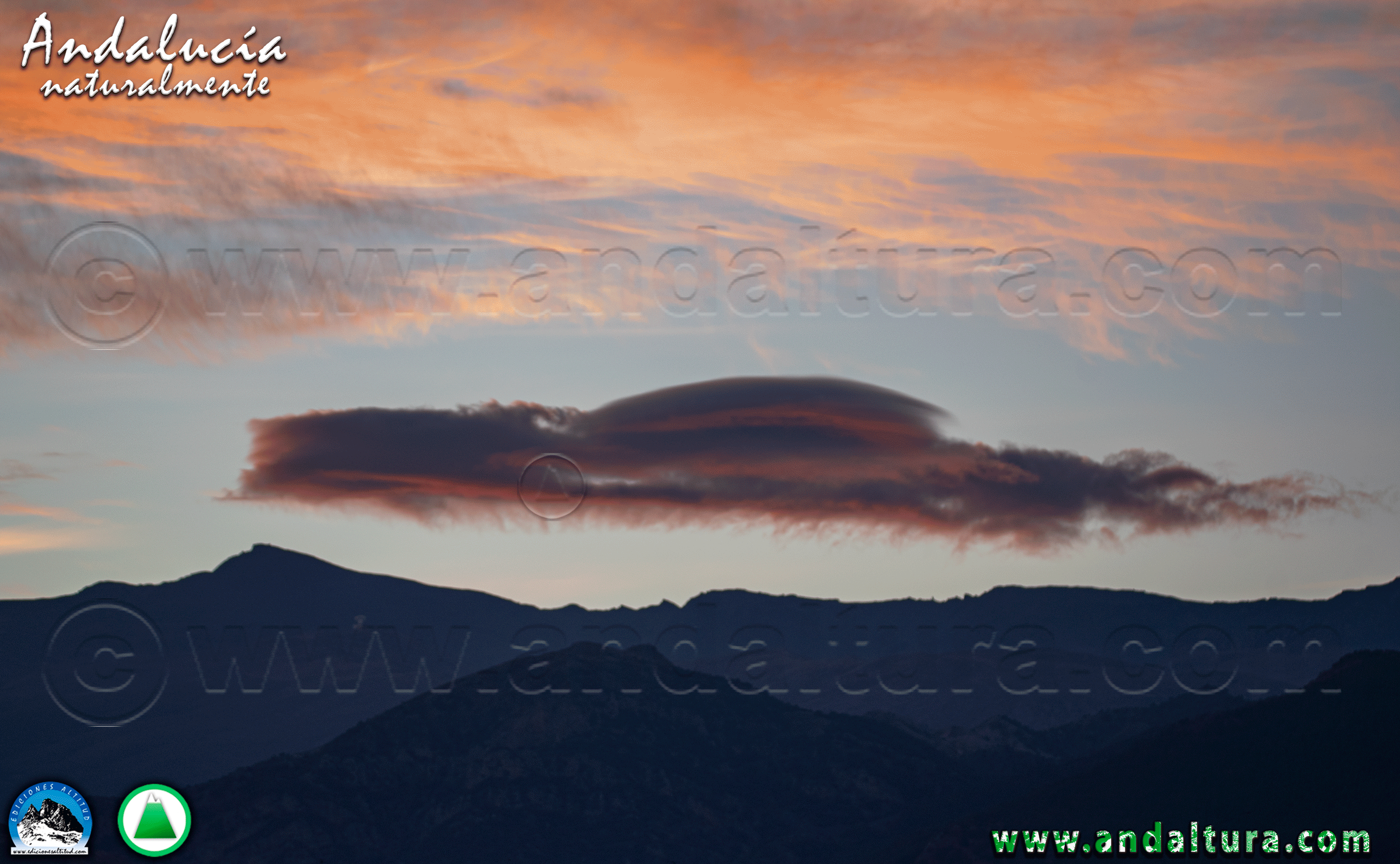 Pareidolia en Andaluciía - GIF - nube sobre Sierra Nevada