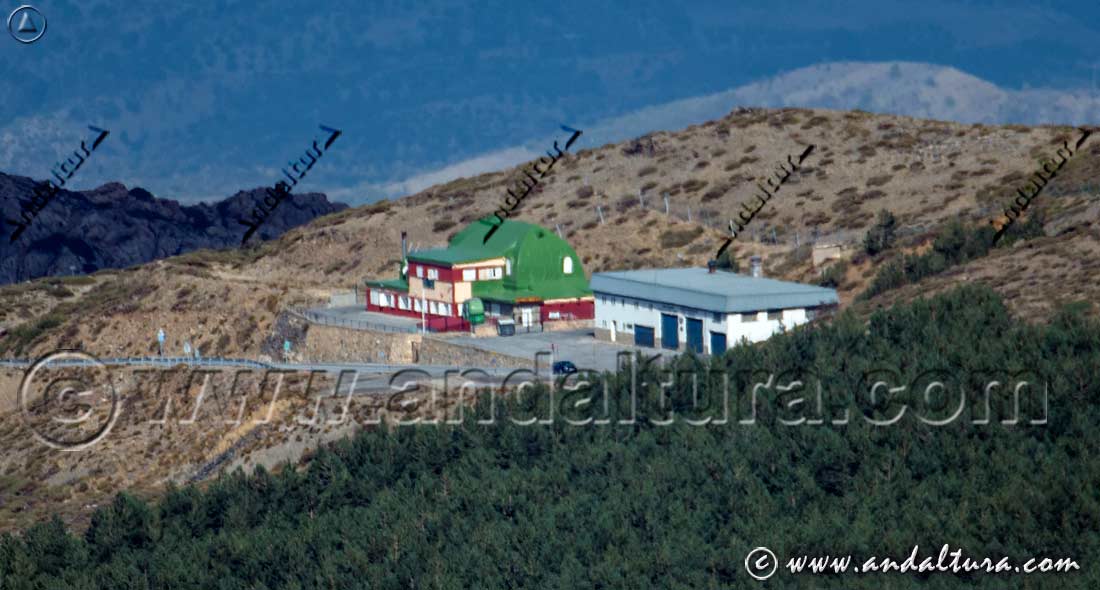 Actual Centro operativo Las Sabinas en la antigua carretera de Sierra Nevada de acceso a la Hoya de la Mora y Pradollano