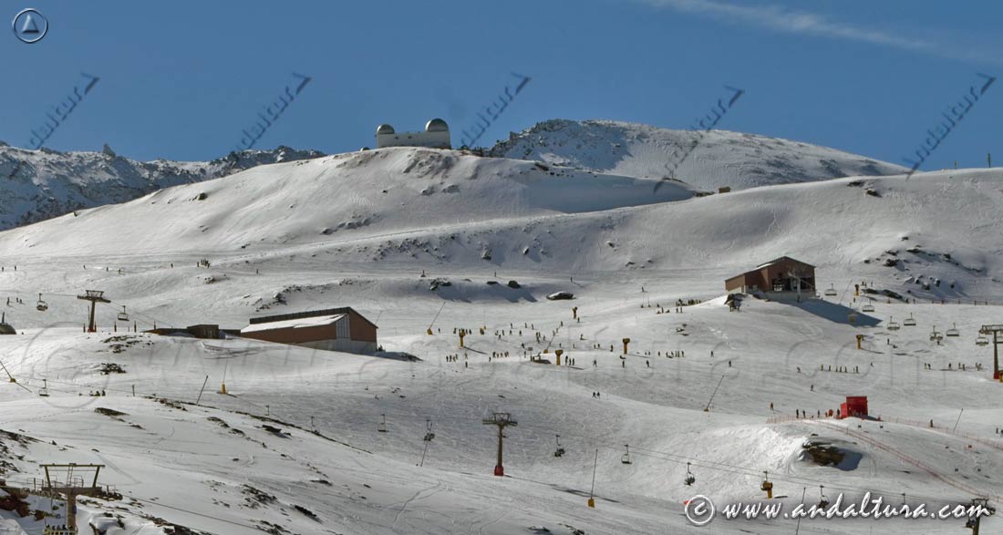 Los últimos y gigantescos edificios de los nuevos Telesillas Alhambra y Emile Allais
