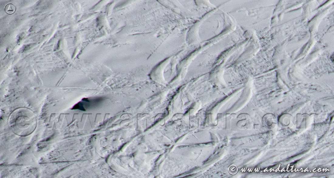 Esquí fuera de pista en la Estación de Esquí y Montaña Sierra Nevada